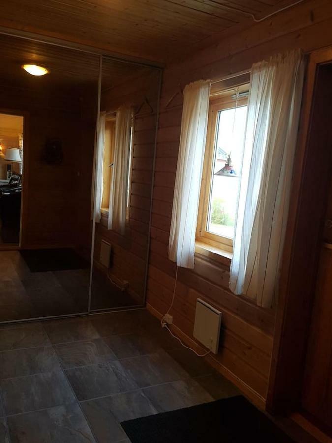 Lyngsalpan Cruise Lodge - Rodtinden Nord-Lenangen ภายนอก รูปภาพ